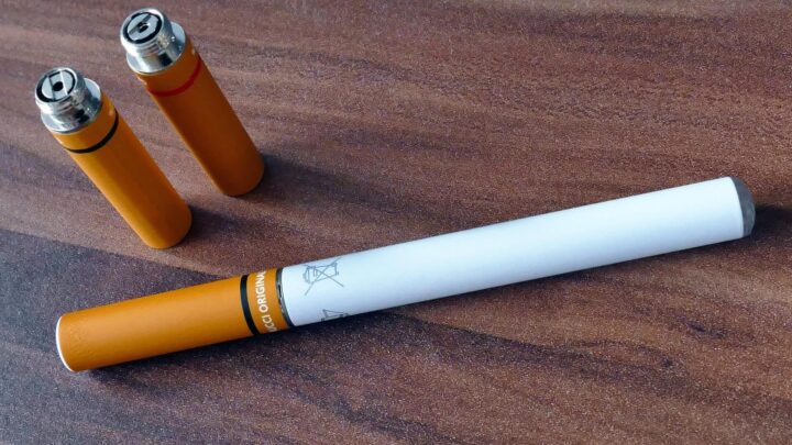 Prendre de la cigarette électronique : quel e-liquide choisir ?
